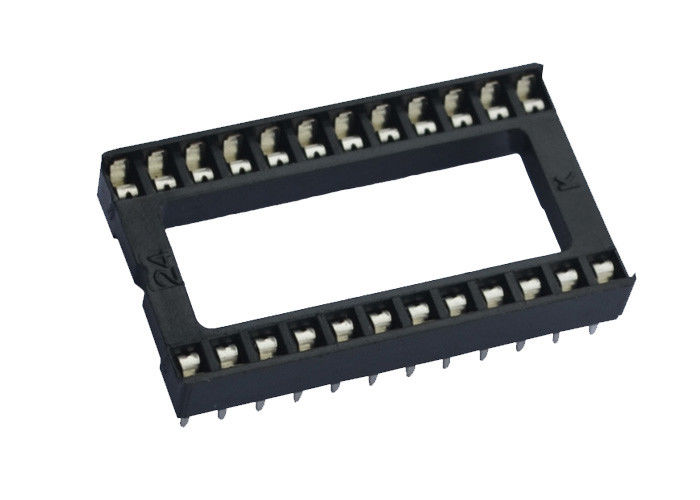 피치 15.24mm PCB 널 연결관의 까만 IC 소켓 복각 정연한 구멍 줄